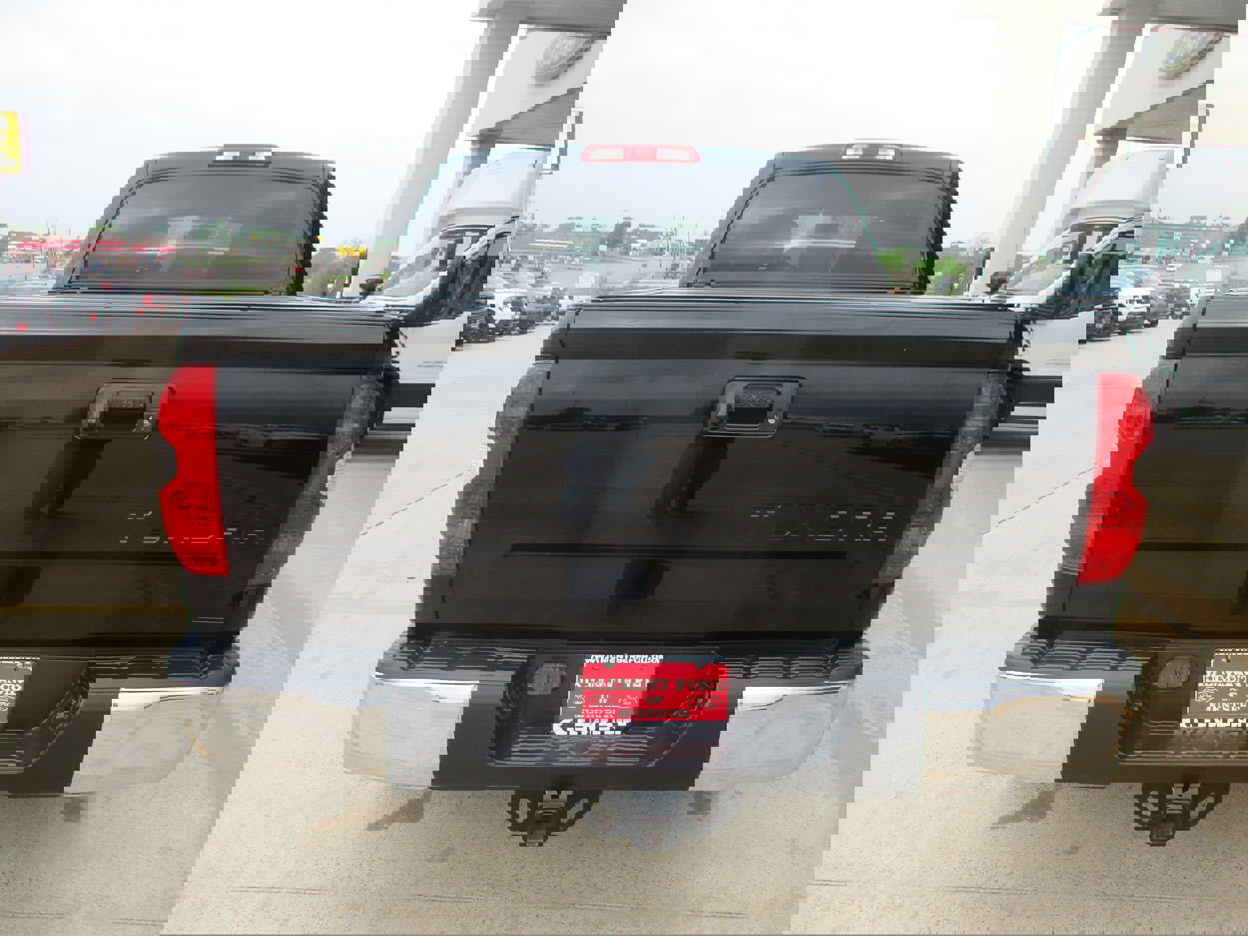 Used 2016 Toyota Tundra SR5 w/ SR5 Upgrade Package image 7