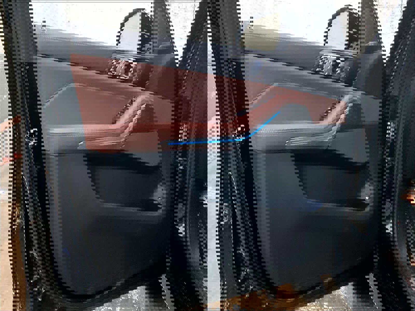 Used 2023 BMW X5 xDrive45e w/ Executive Package image 25