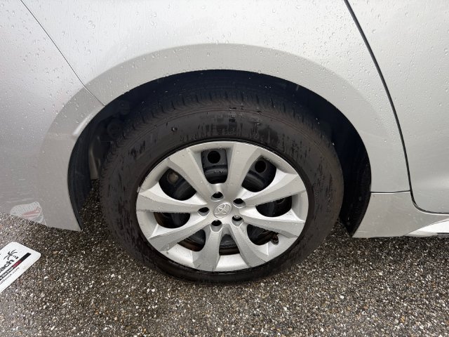 Used 2021 Toyota Corolla LE FWD image 13