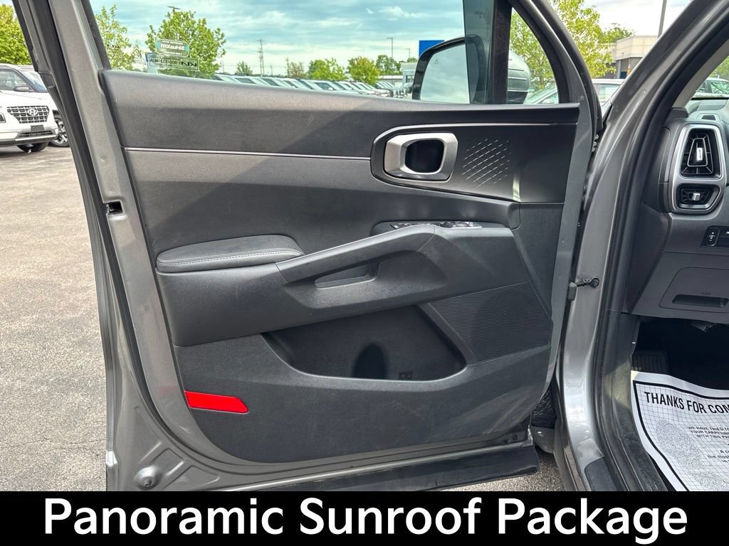 Certified 2023 Kia Sorento EX w/ Panoramic Sunroof Package AWD/4WD image 18