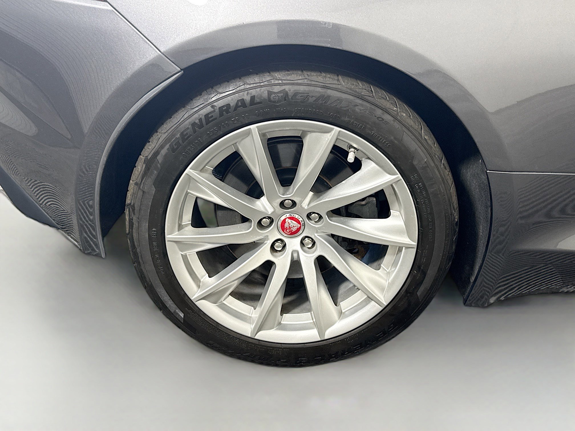 Used 2016 Jaguar F-TYPE Convertible image 29