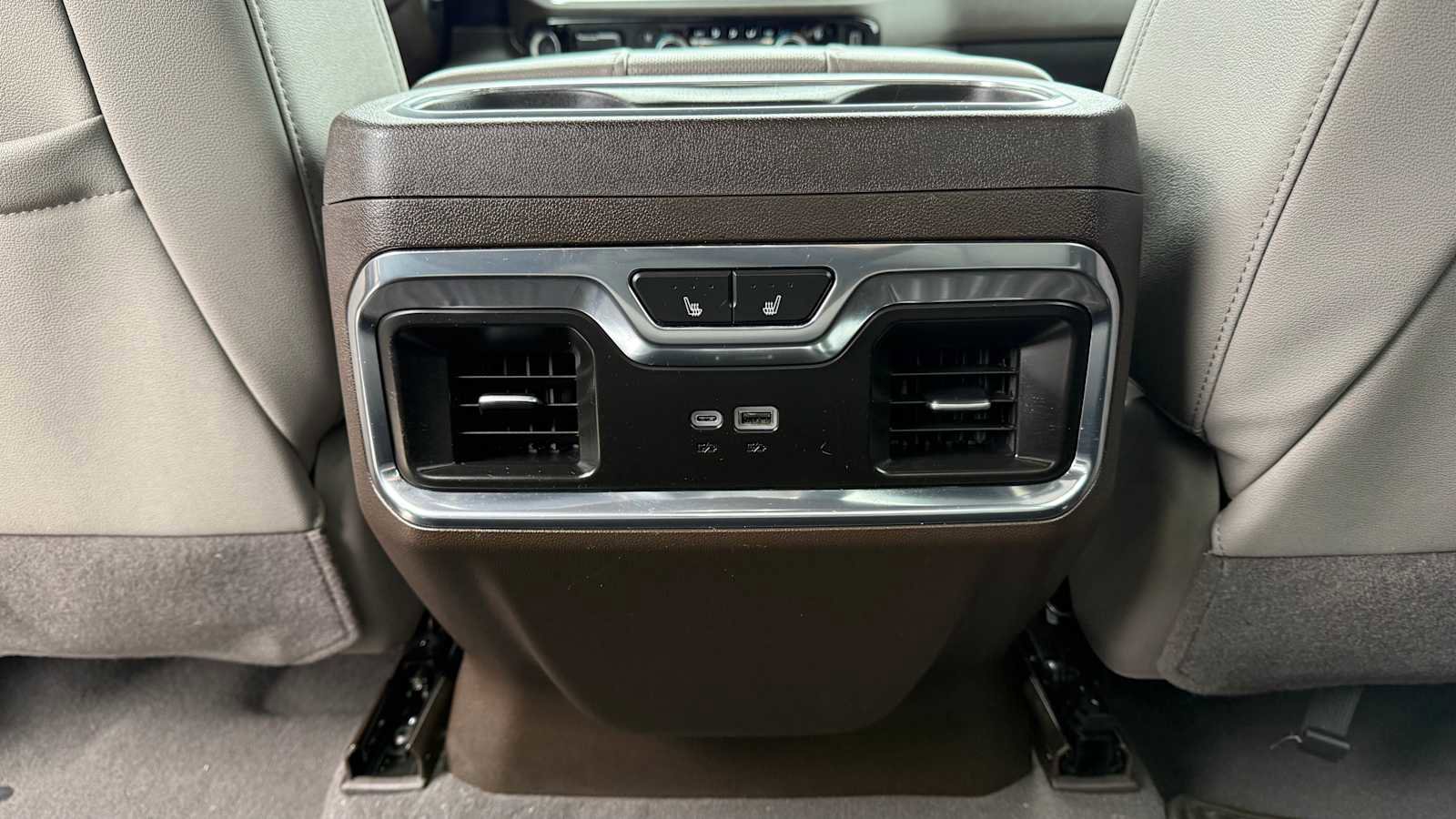 Used 2024 Chevrolet Silverado 3500 LTZ w/ LTZ Plus Package AWD/4WD image 9