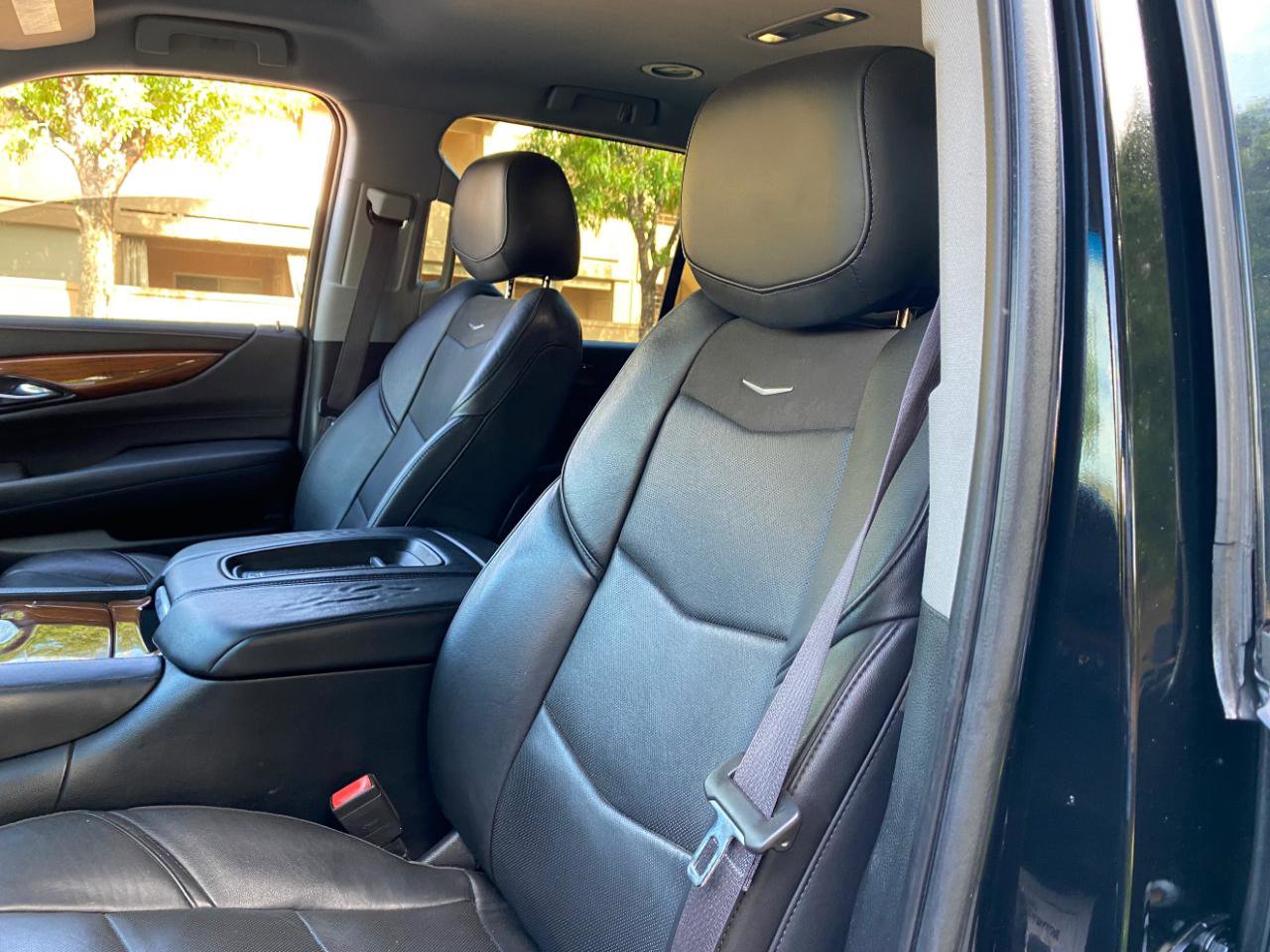 Used 2016 Cadillac Escalade 4WD image 29