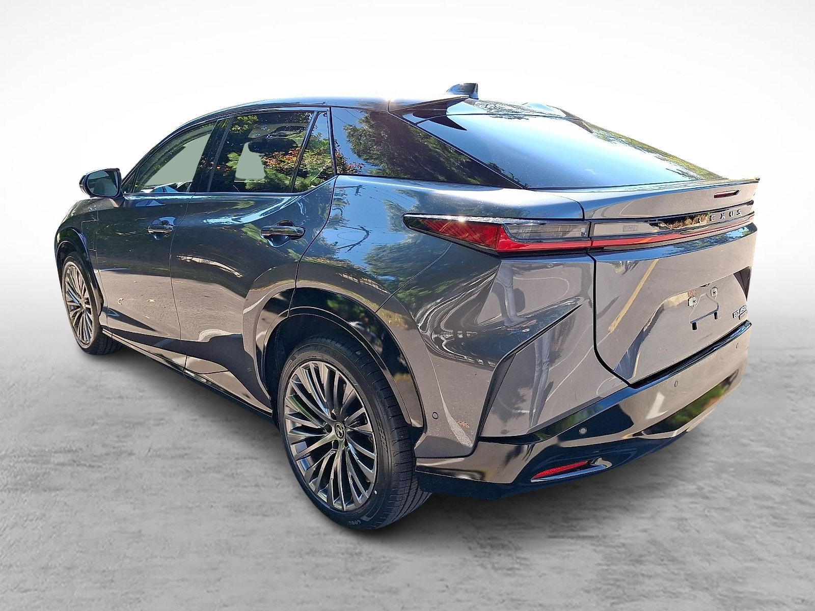 Certified 2023 Lexus RZ 450e Premium w/ Accessory Package (2T) AWD/4WD image 4