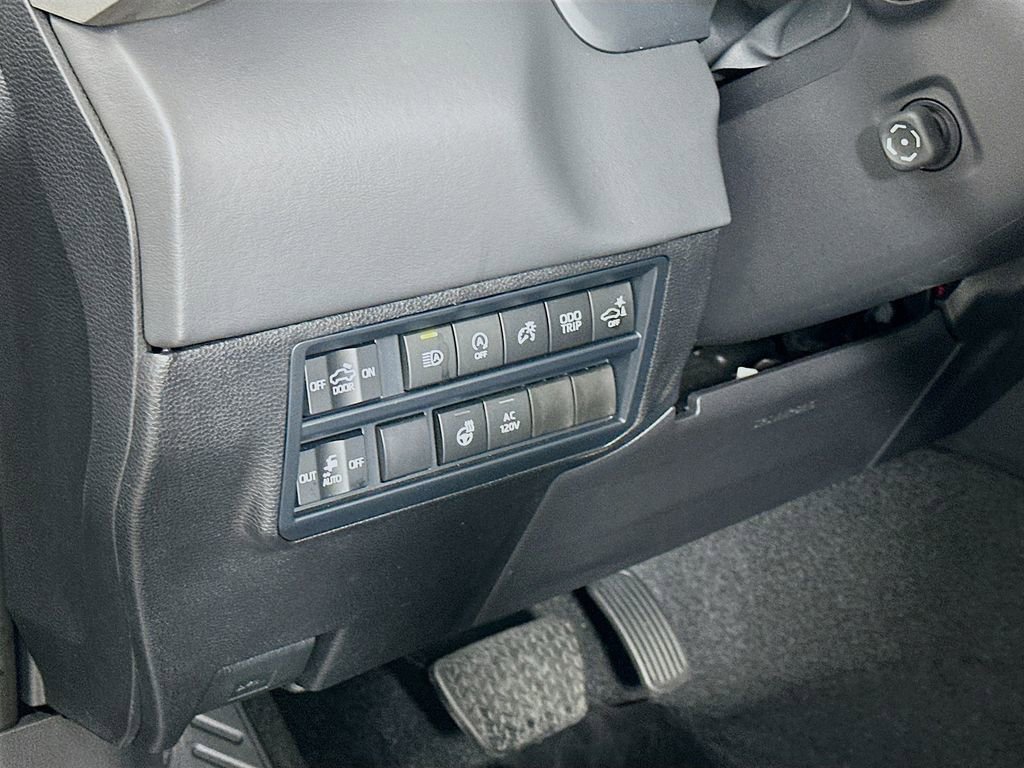 Certified 2026 Toyota Tundra Platinum AWD/4WD image 10