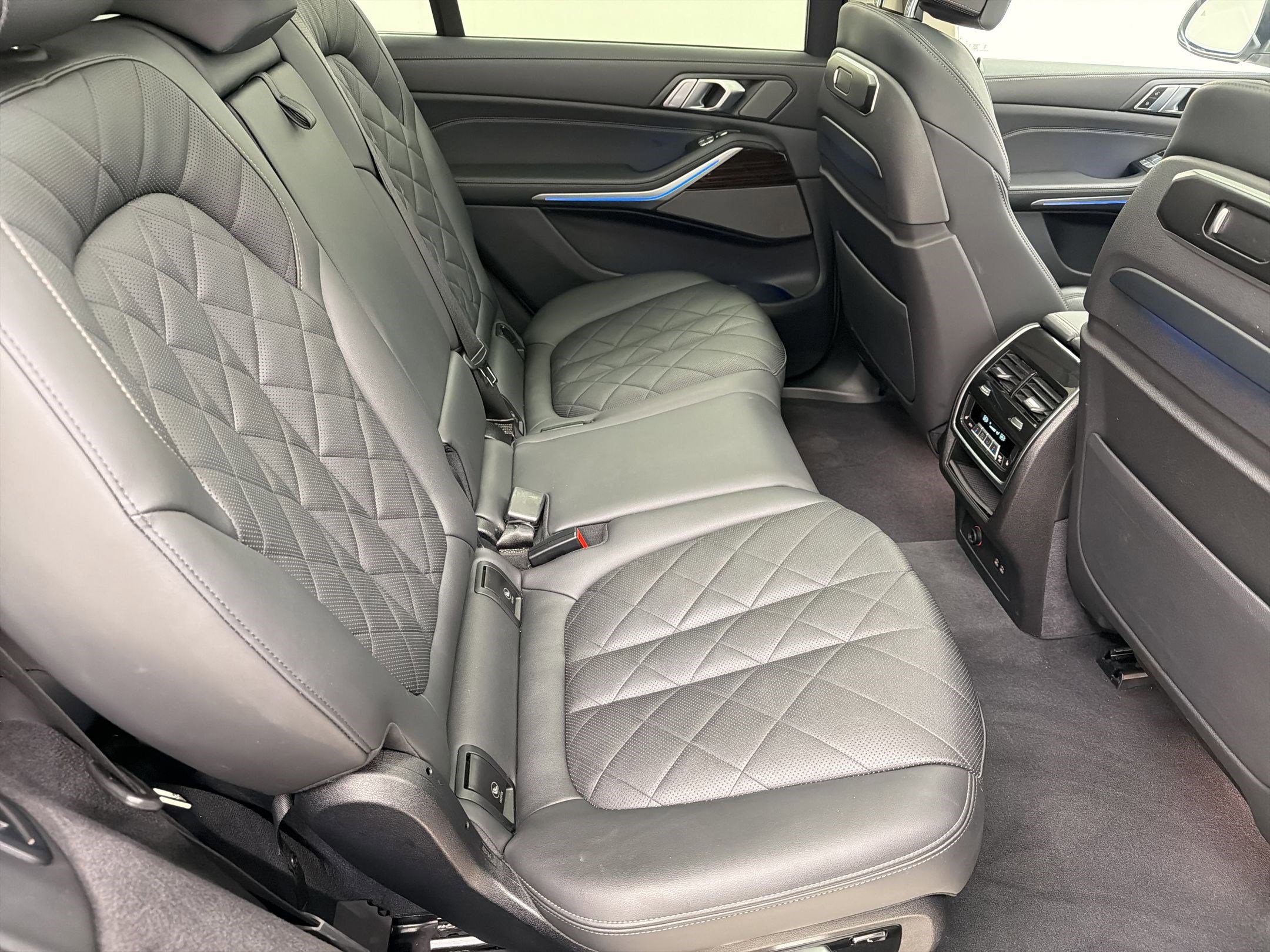 Used 2025 BMW X7 xDrive40i AWD/4WD image 30