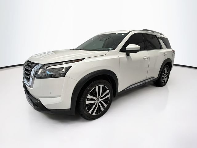 Used 2023 Nissan Pathfinder Platinum AWD/4WD image 3