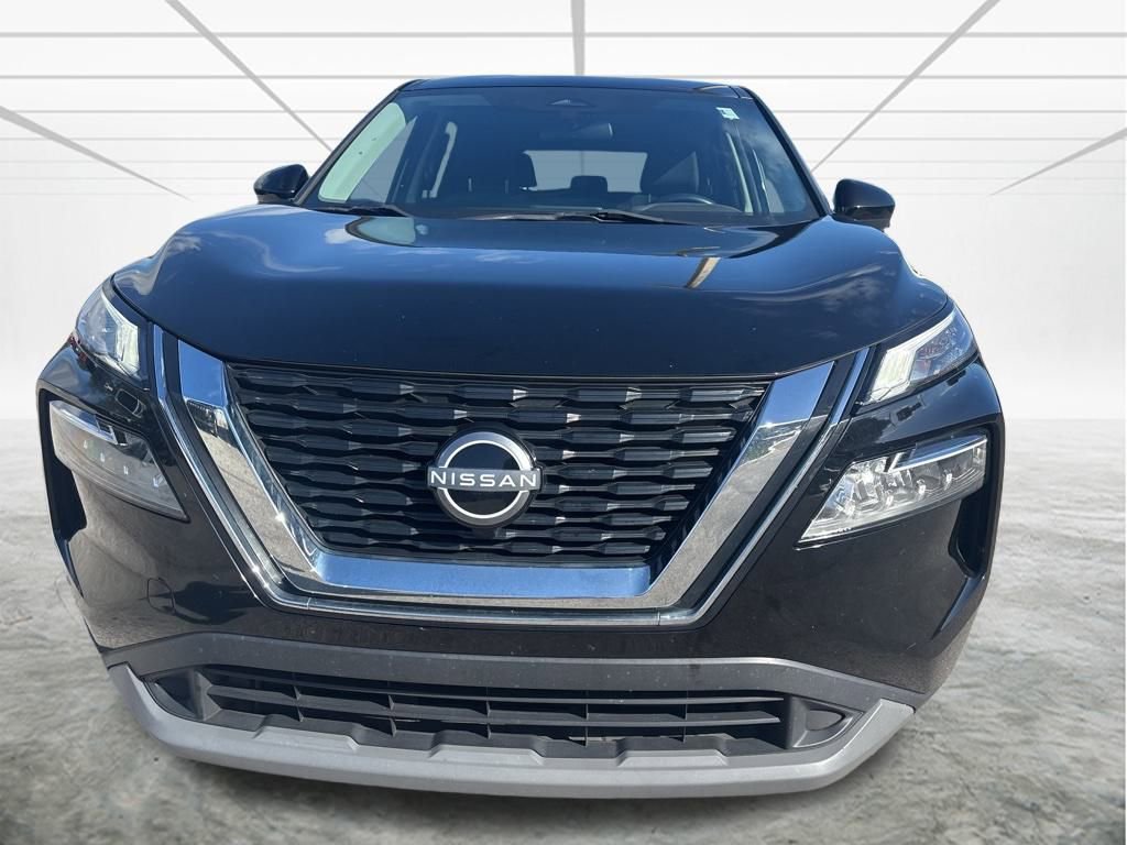 Used 2023 Nissan Rogue SV image 2