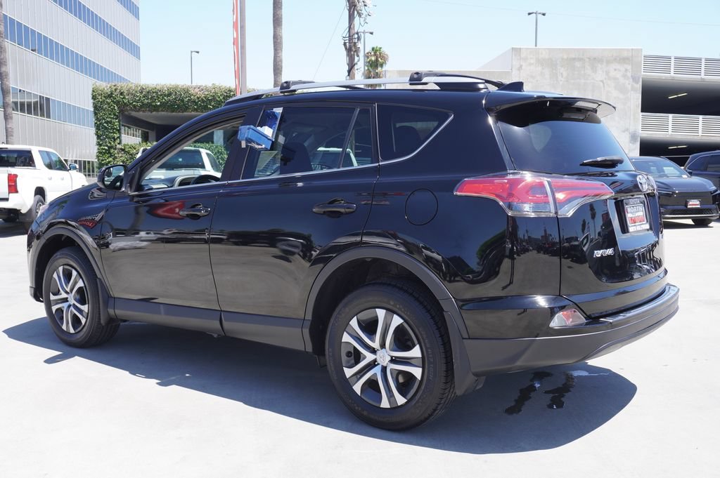 Used 2018 Toyota RAV4 LE w/ All Weather Liner Package FWD image 5