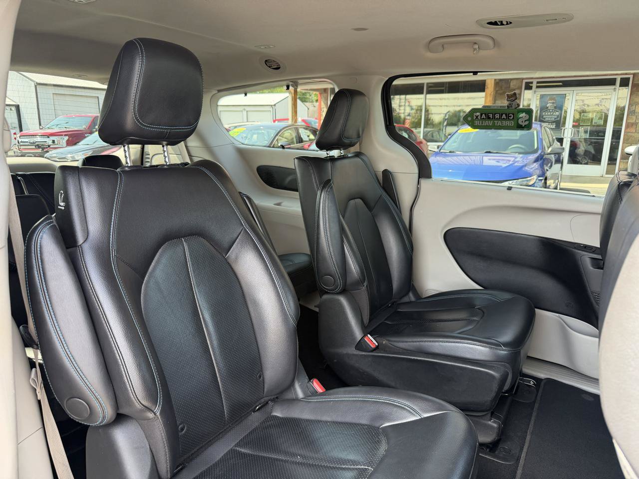 Used 2021 Chrysler Pacifica Touring-L FWD image 20