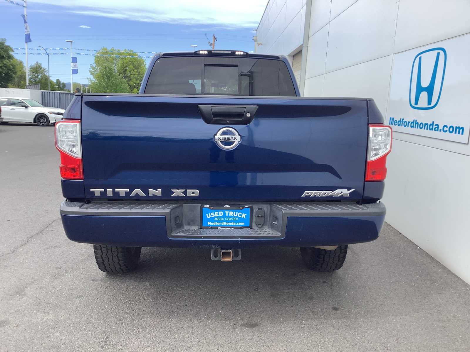 Used 2018 Nissan Titan PRO-4X AWD/4WD image 5