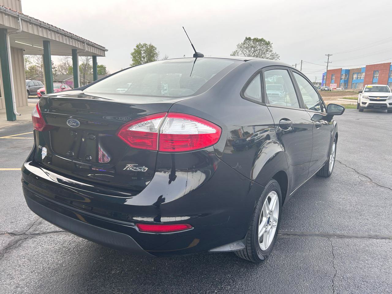 Used 2017 Ford Fiesta SE FWD image 3
