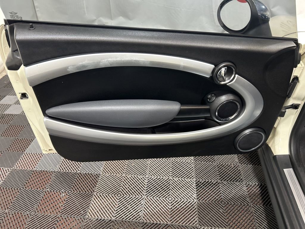 Used 2011 MINI Cooper Hardtop image 17