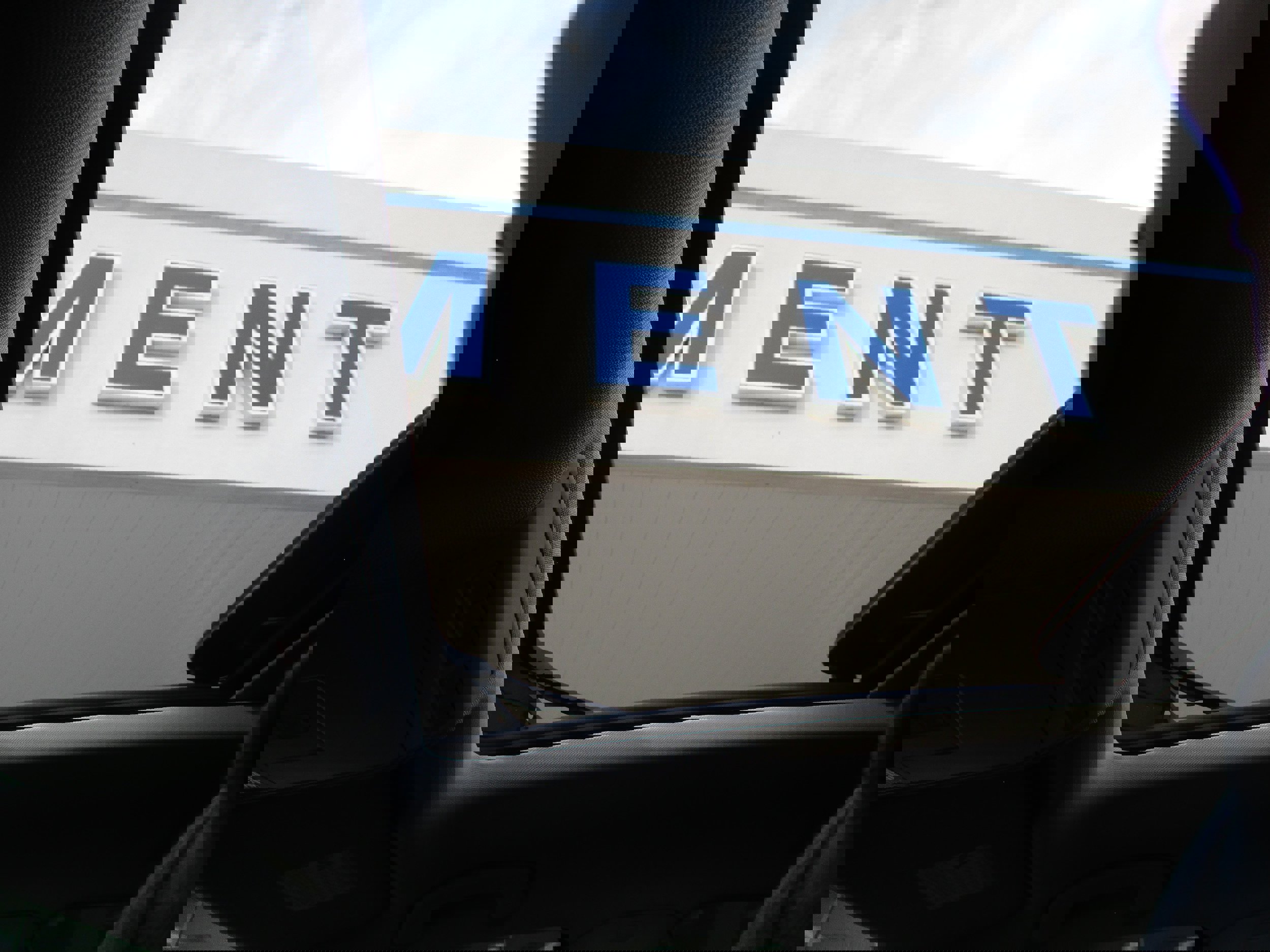 Used 2019 Volkswagen Atlas SEL Premium image 16