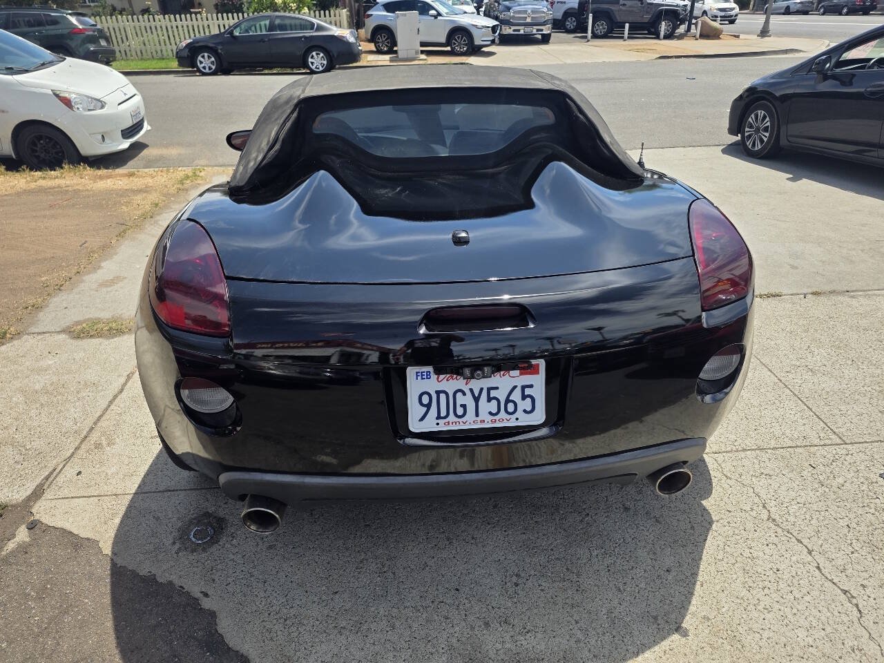 Used 2006 Pontiac Solstice Convertible w/ Premium Package RWD image 5