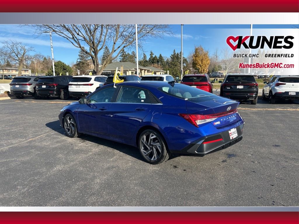 Used 2025 Hyundai Elantra SEL image 9