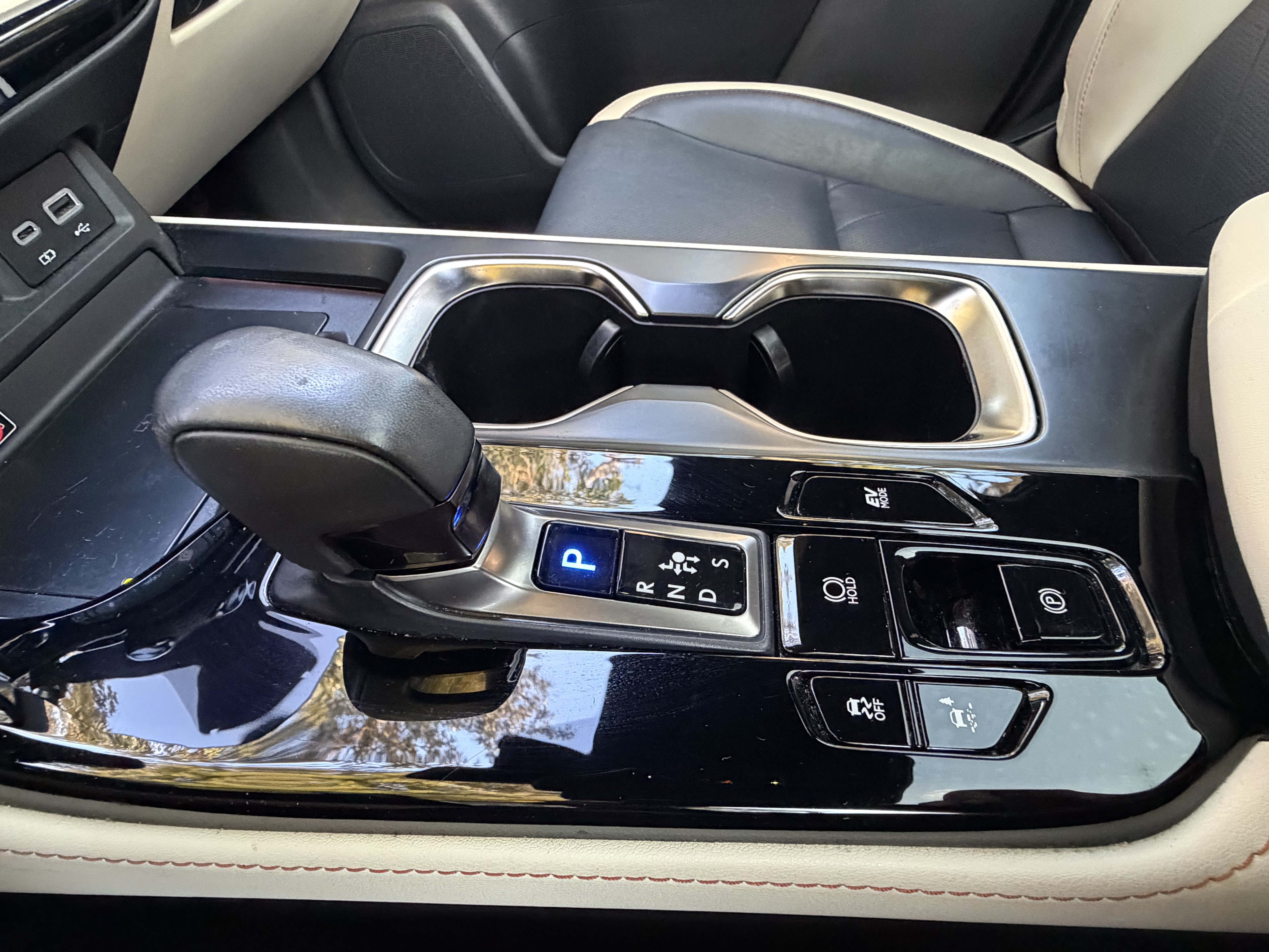 Certified 2024 Lexus NX 350h AWD w/ Vision Package image 25
