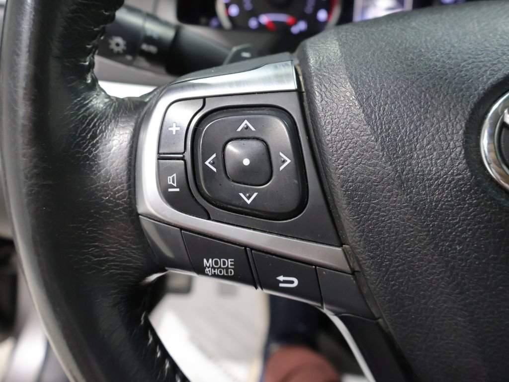Used 2015 Toyota Camry SE FWD image 31