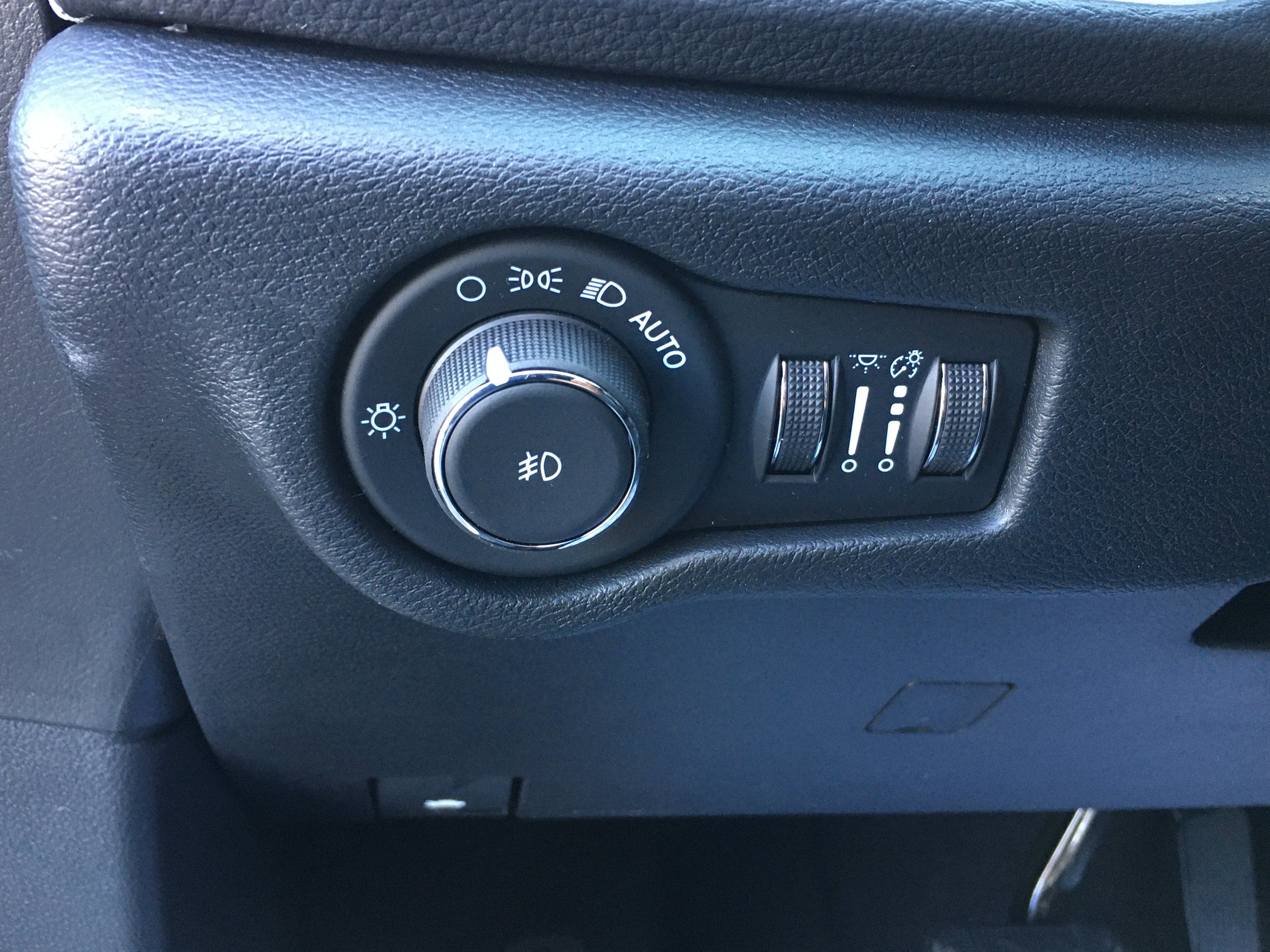 New 2026 Chrysler Pacifica Select w/ S Appearance Package image 12