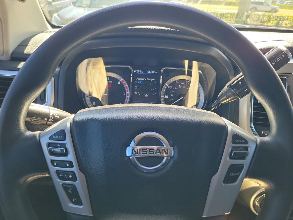 Used 2019 Nissan Titan SV image 24