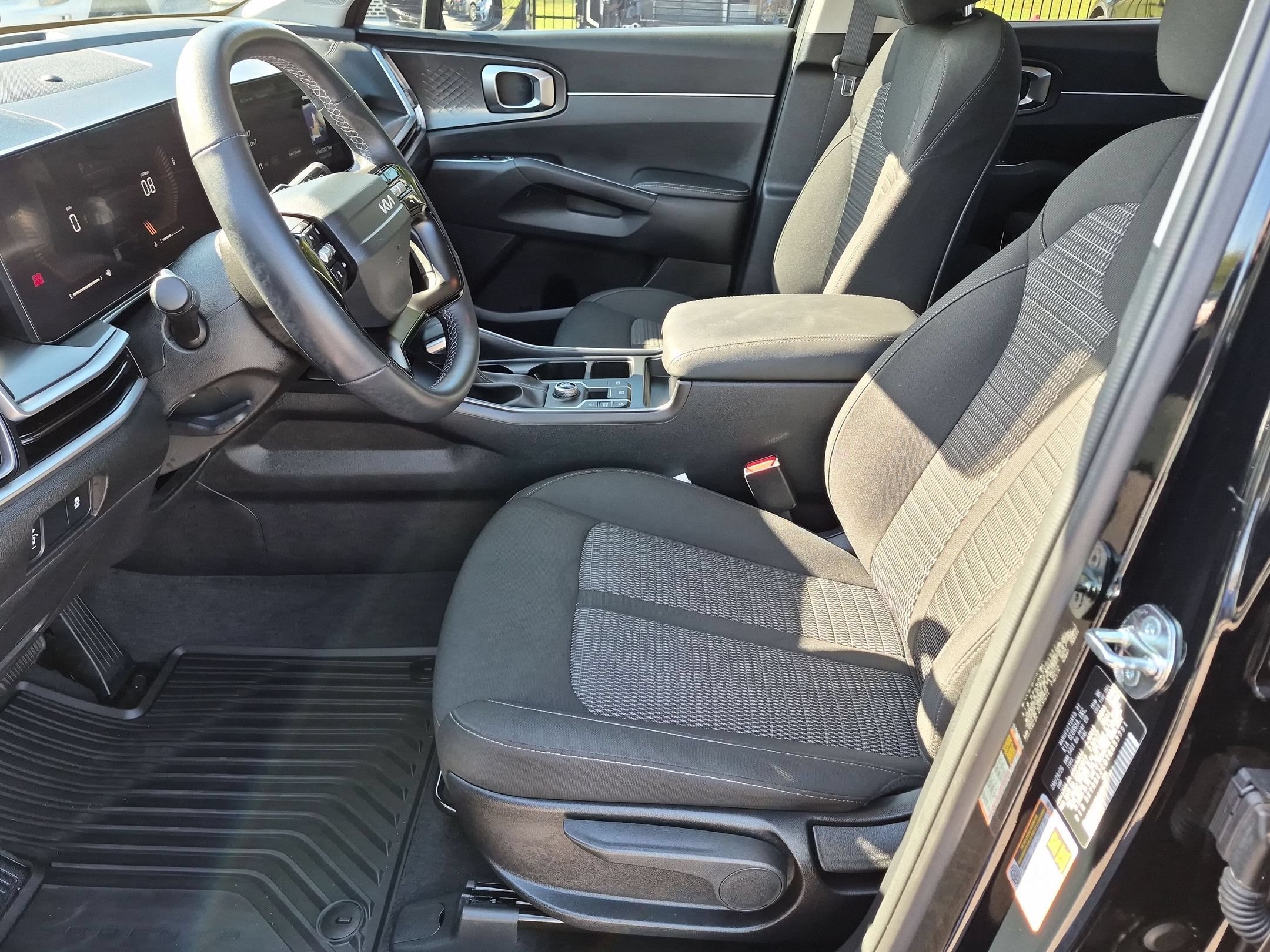 Used 2026 Kia Sorento LX FWD image 14