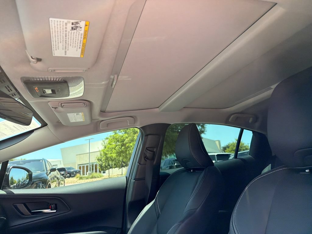 Used 2025 Toyota Prius FWD image 29