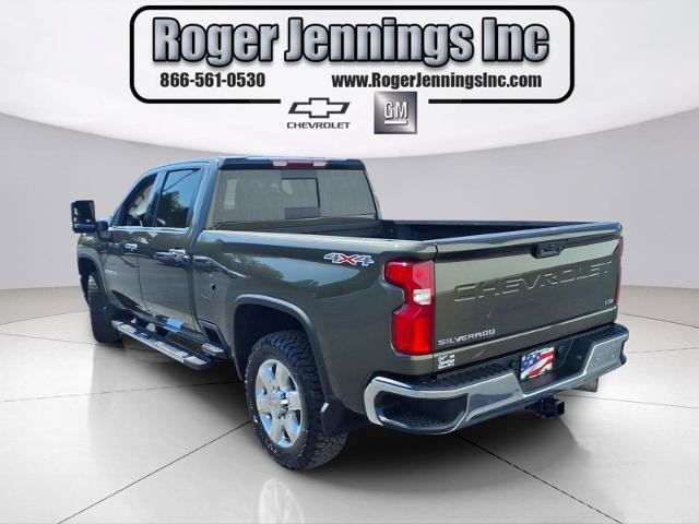 Used 2023 Chevrolet Silverado 2500 LTZ w/ LTZ Convenience Package AWD/4WD image 3