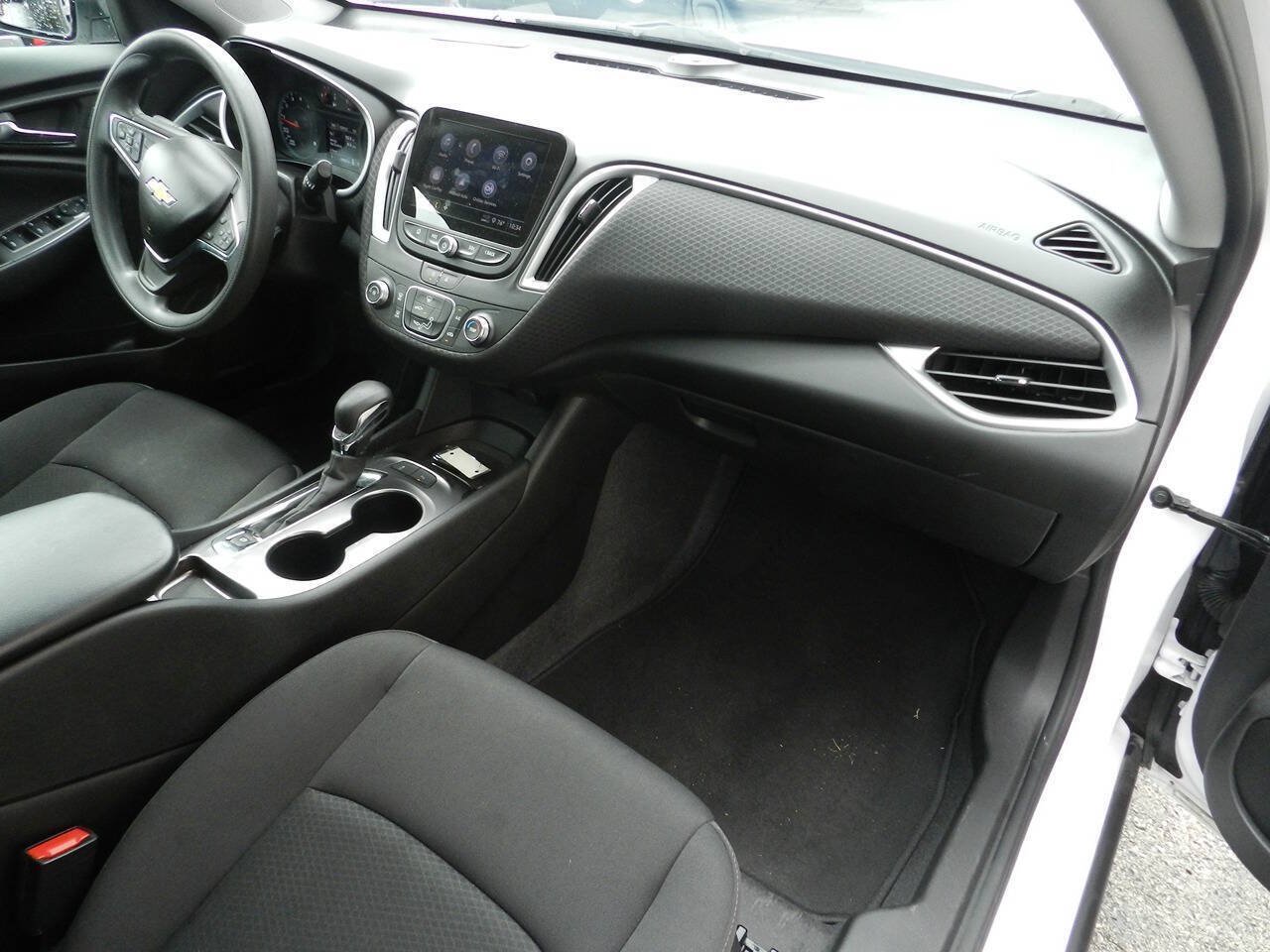 Used 2024 Chevrolet Malibu LS FWD image 13