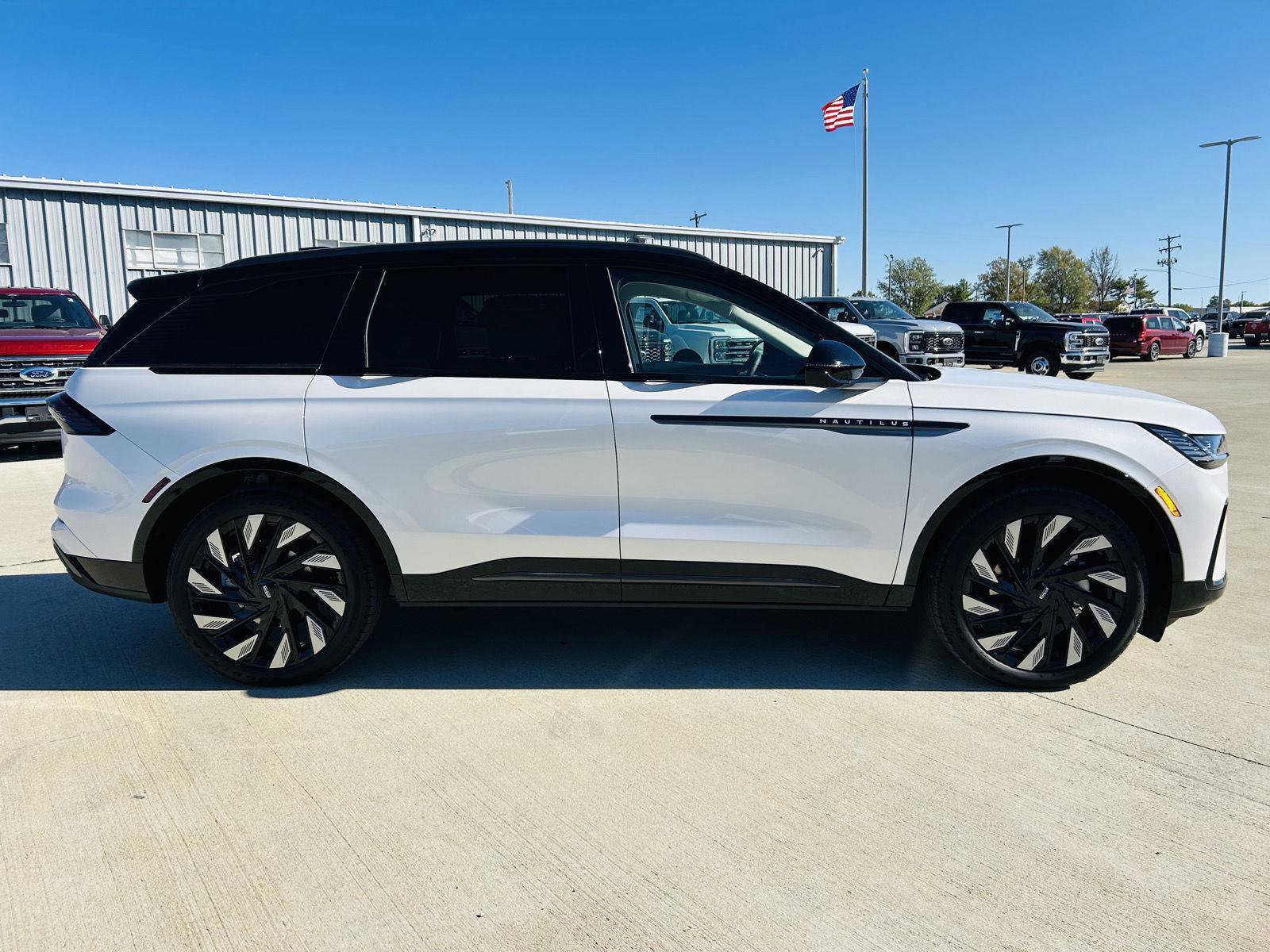 New 2026 Lincoln Nautilus Reserve w/ Jet Appearance Package image 52