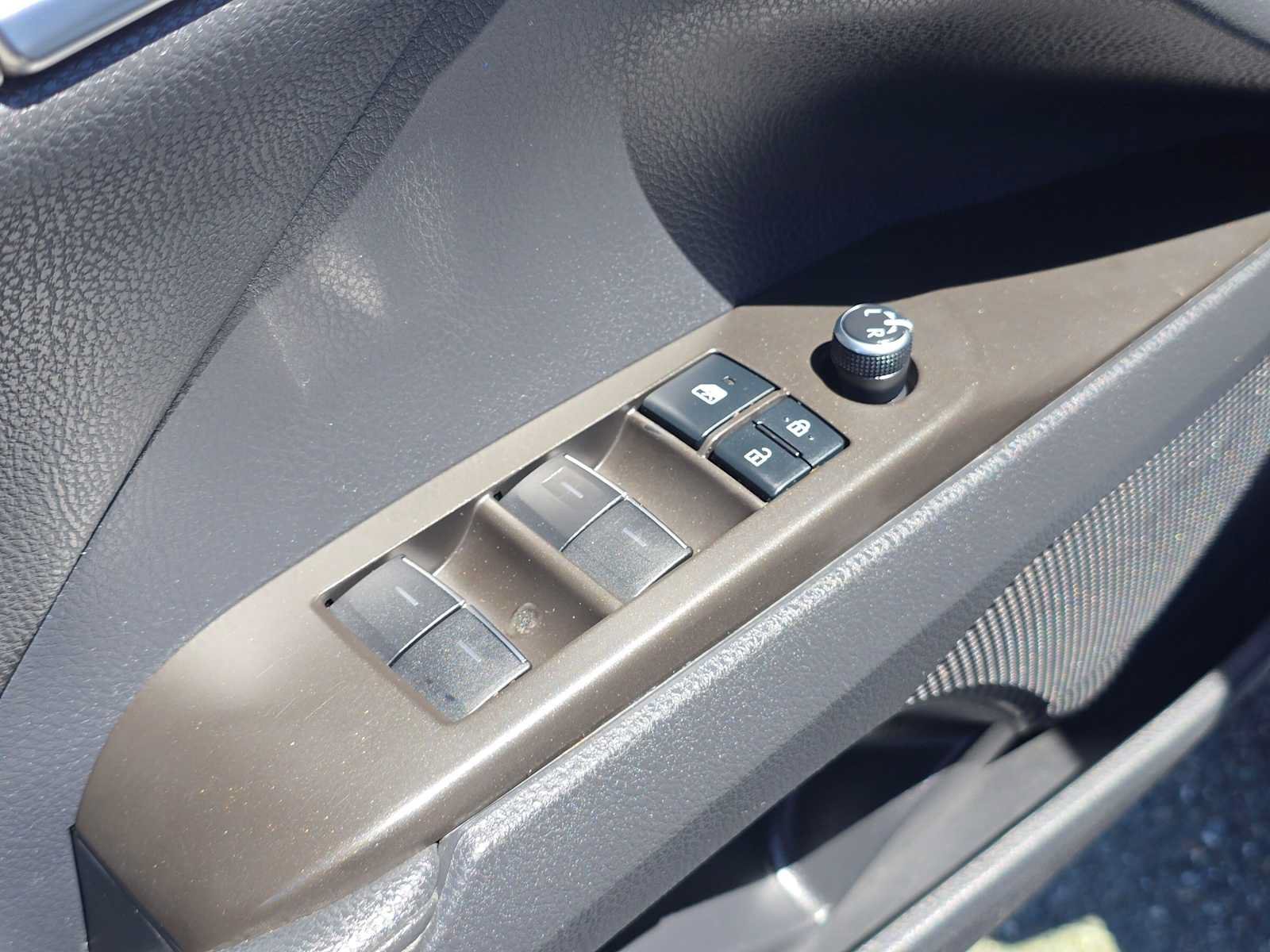 Certified 2021 Toyota Camry XLE FWD image 23