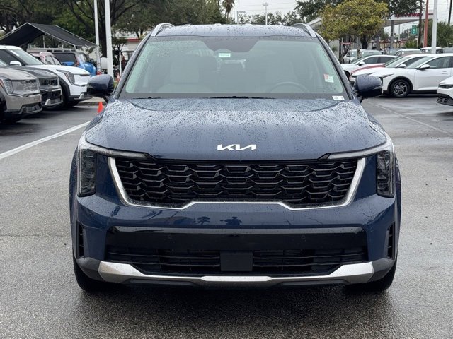 Used 2025 Kia Sorento S image 9