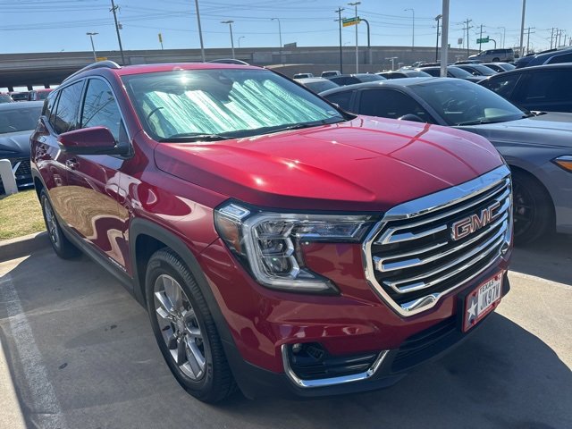 Used 2022 GMC Terrain SLT image 2