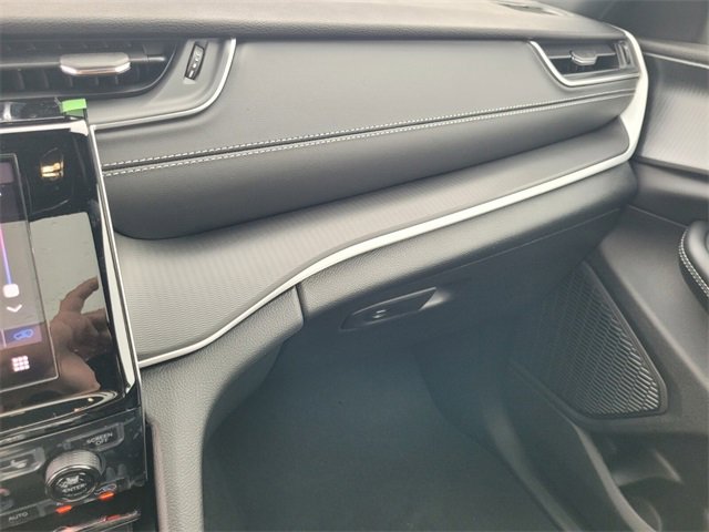 New 2025 Jeep Grand Cherokee Altitude image 27