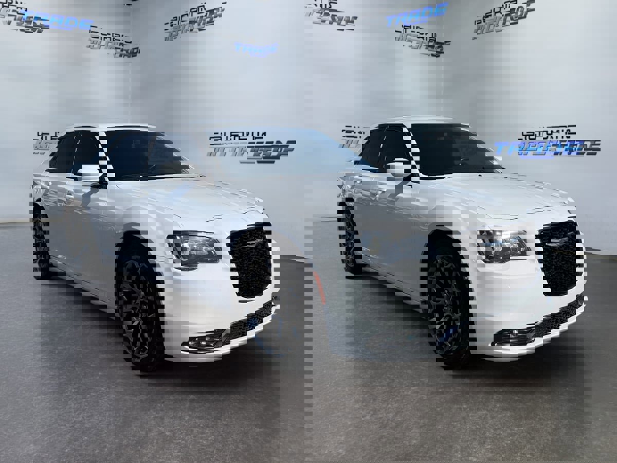 Used 2018 Chrysler 300 S image 3