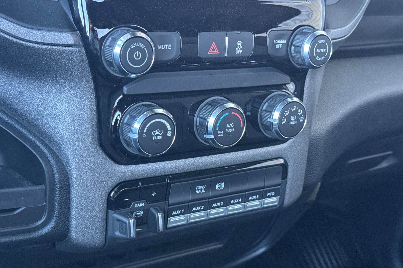 New 2026 RAM 5500 Tradesman w/ Chrome Appearance Group image 16