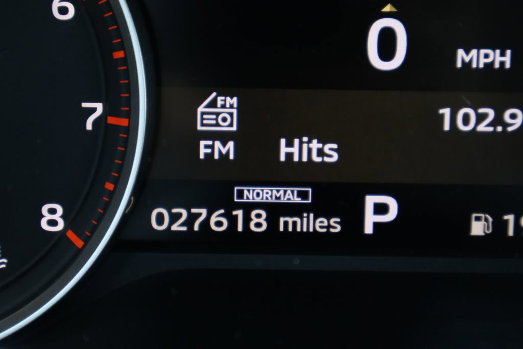 Used 2025 Mitsubishi Outlander SE FWD image 14