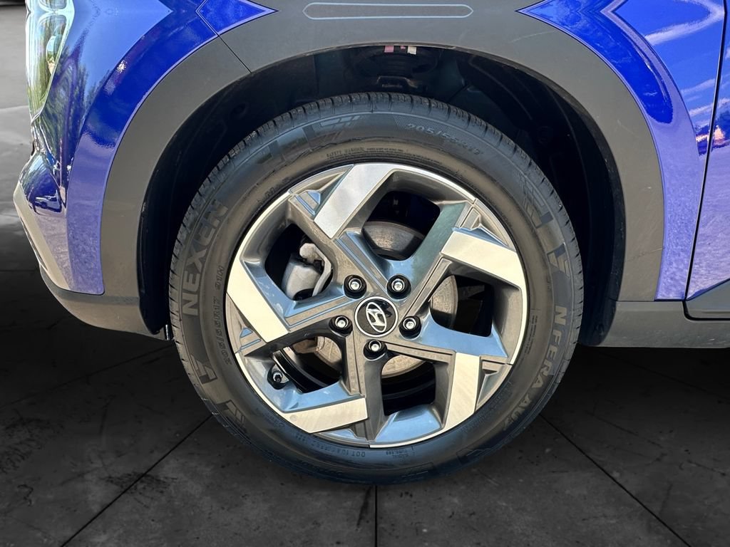 Used 2025 Hyundai Venue SEL FWD image 14