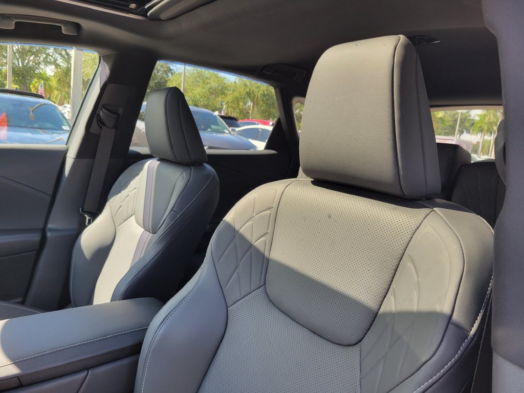 Used 2023 Lexus RX 350 Premium w/ Accessory Package AWD/4WD image 17
