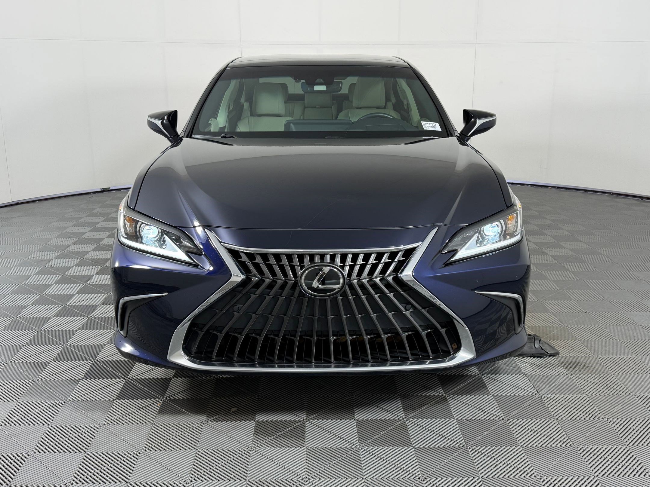 Used 2024 Lexus ES 350 w/ Technology Package image 6