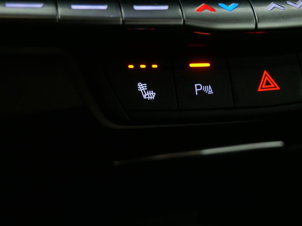 Used 2020 Cadillac XT4 Luxury image 25