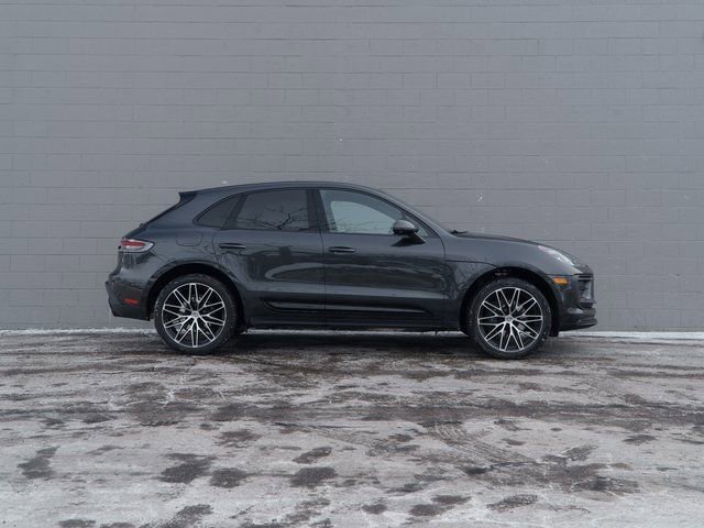 Certified 2025 Porsche Macan image 8