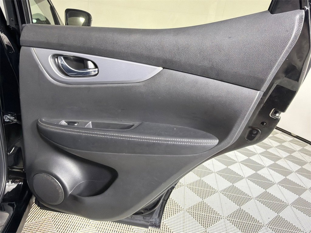 Used 2020 Nissan Rogue Sport SL w/ Premium Package image 18