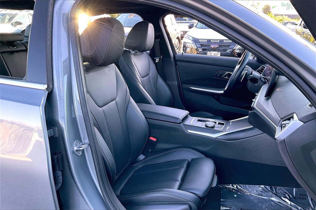 Used 2024 BMW 330i Sedan w/ Convenience Package image 7