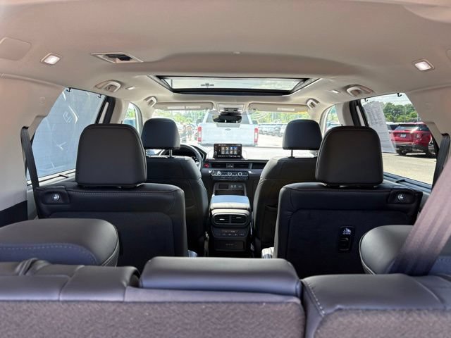 Used 2025 Honda Pilot Touring image 37