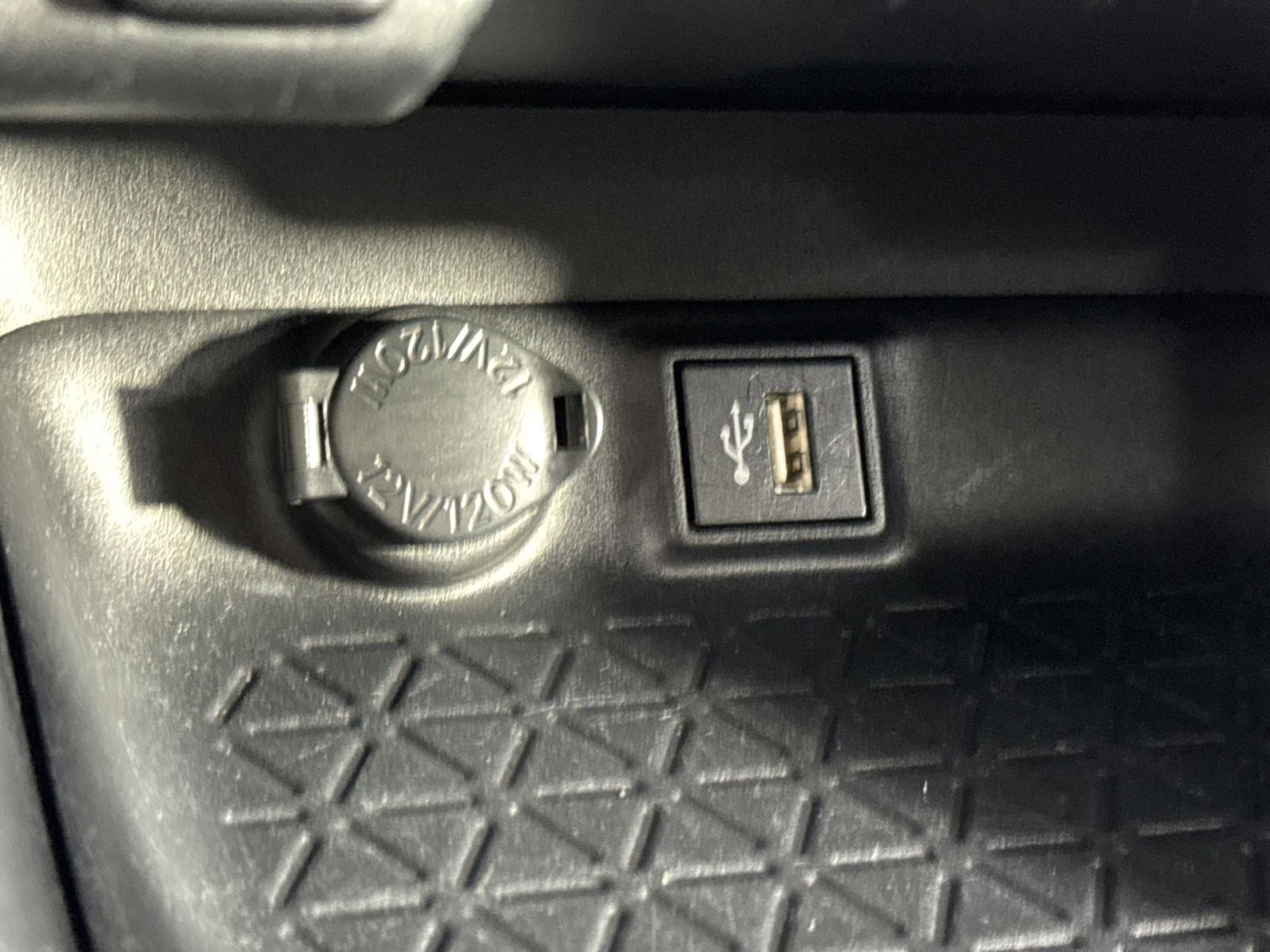 Used 2024 Toyota RAV4 XLE image 33