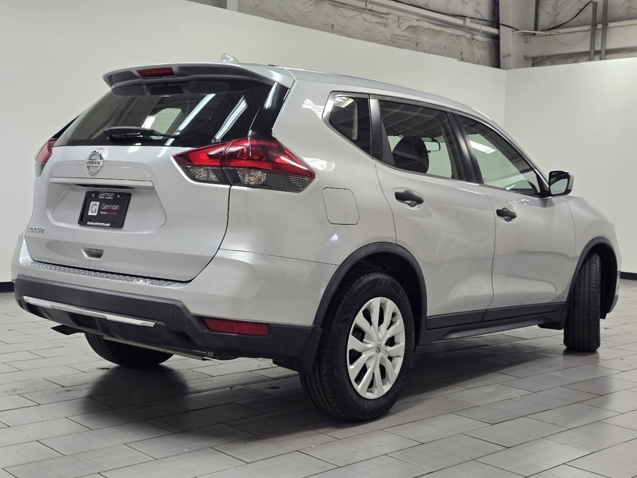 Used 2018 Nissan Rogue S image 15