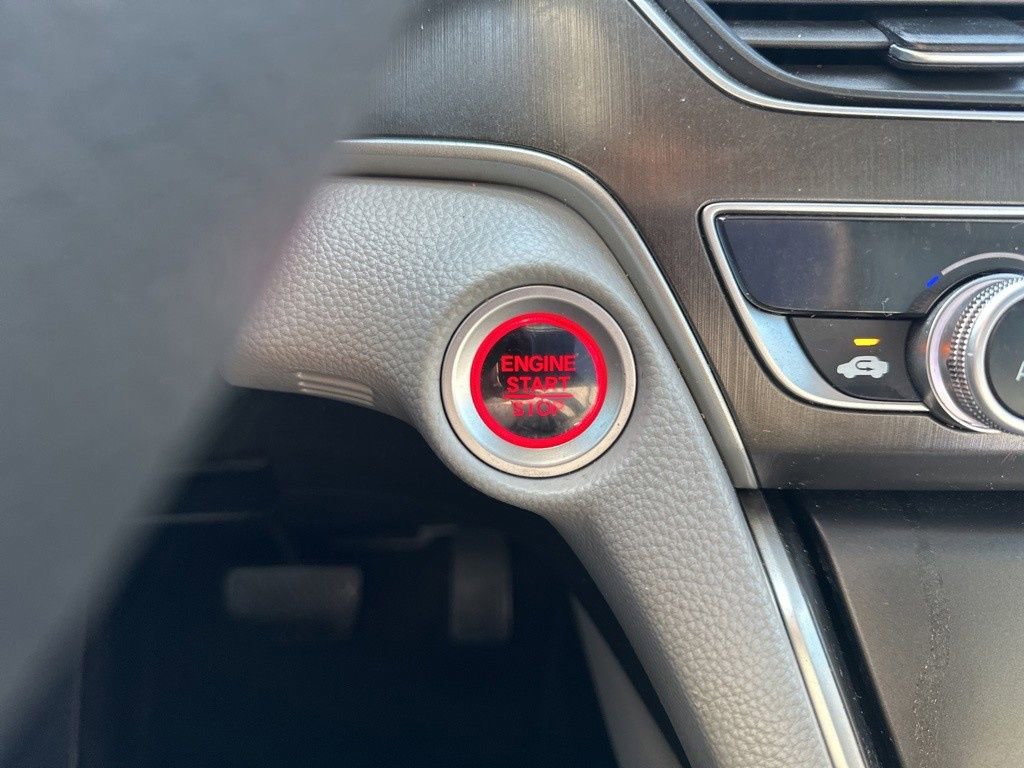 Used 2018 Honda Accord LX image 25