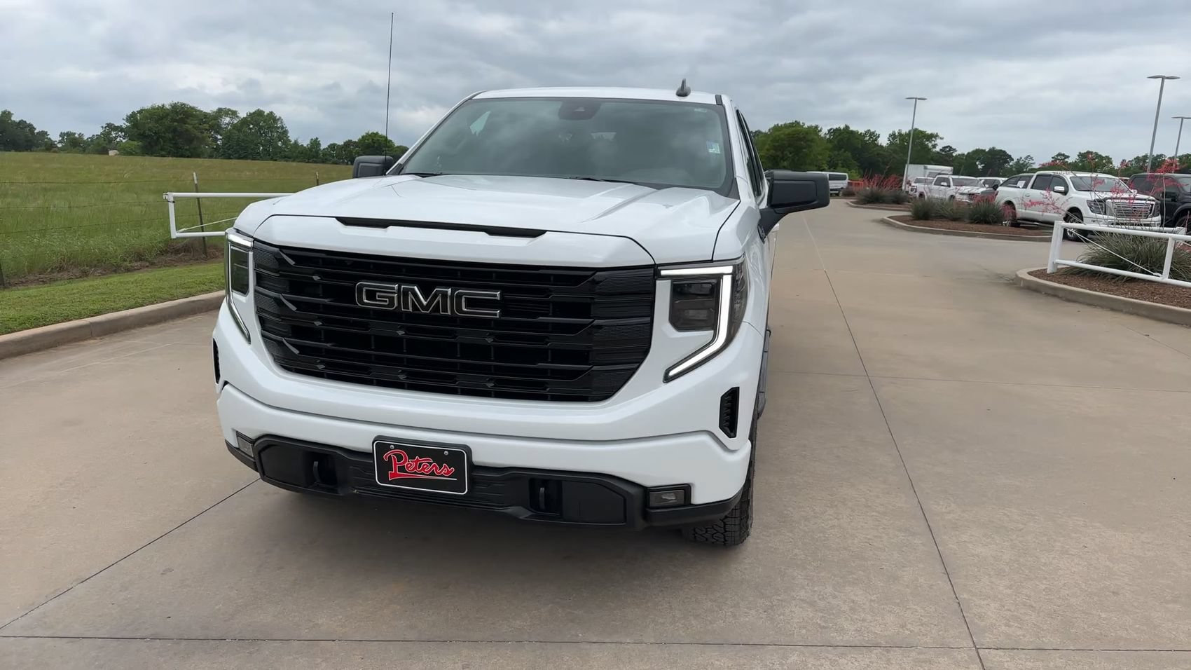 Used 2024 GMC Sierra 1500 Elevation w/ Preferred Package AWD/4WD image 4