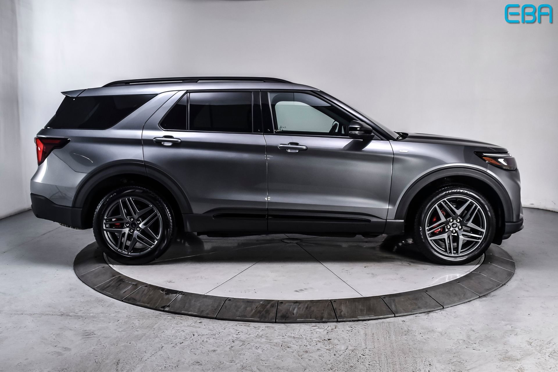 Used 2025 Ford Explorer ST-Line w/ ST-Line Street Pack image 7