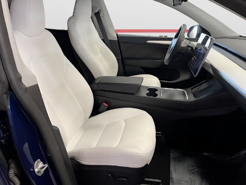 Used 2024 Tesla Model Y Long Range AWD/4WD image 26